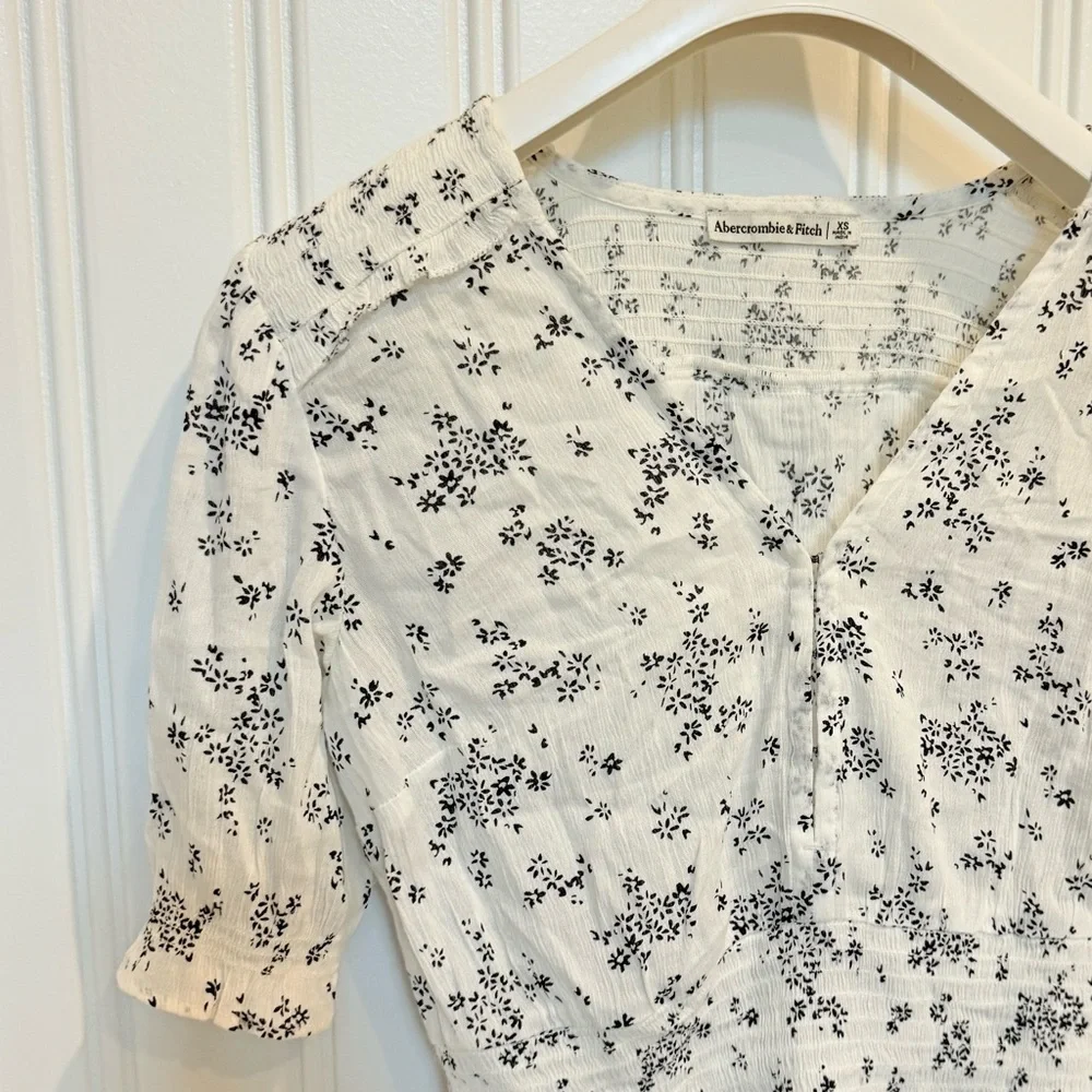 Abercrombie & Fitch White Puff Sleeve Crop Blouse